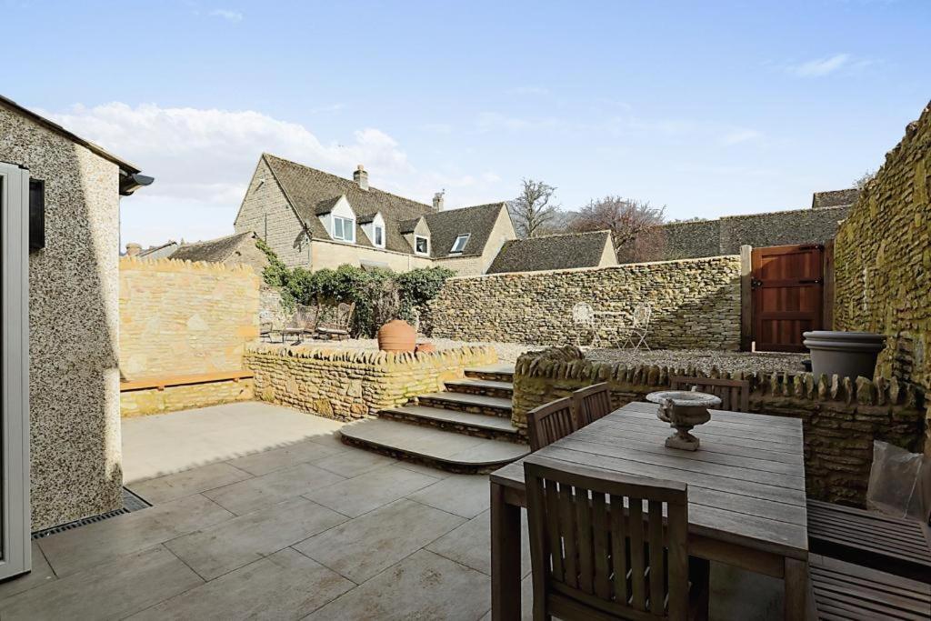 Luxury Cotswold Cottage With Hot Tub In Stow On The Wold! Экстерьер фото