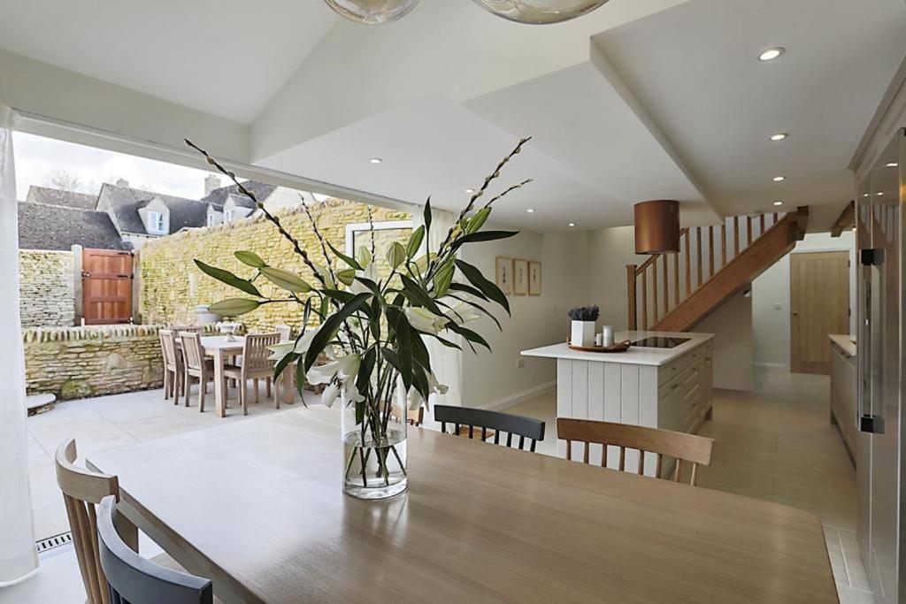 Luxury Cotswold Cottage With Hot Tub In Stow On The Wold! Экстерьер фото