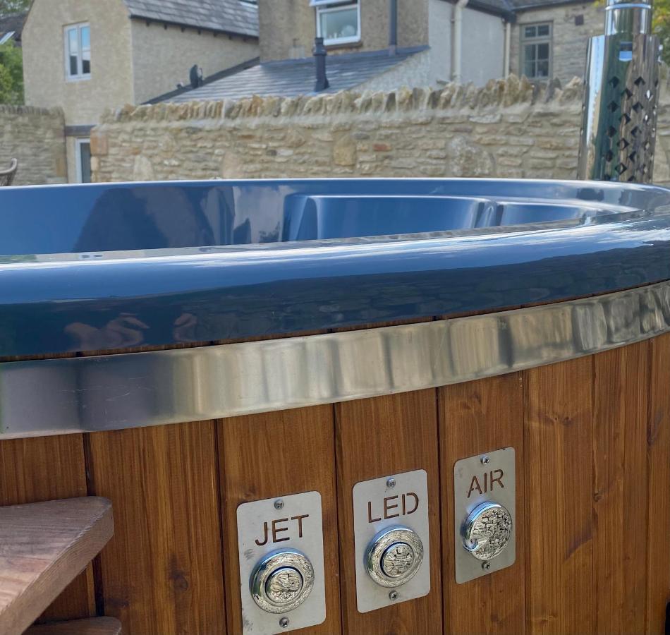Luxury Cotswold Cottage With Hot Tub In Stow On The Wold! Экстерьер фото